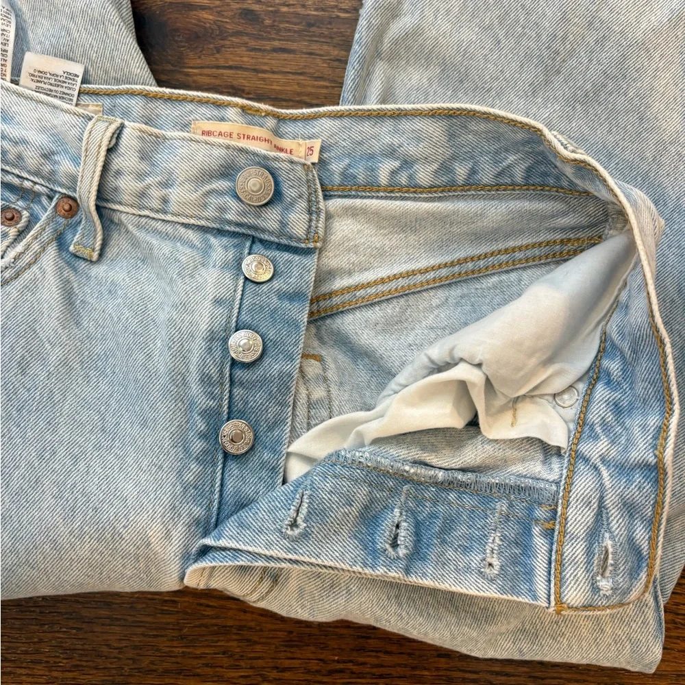 Levi's light Wash ribcage Straight ankle Jeans size 25 x 27 - Picture 5 of 5